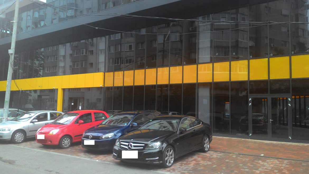 Inchiriez spatiu comercial stradal in cladire noua ID 335