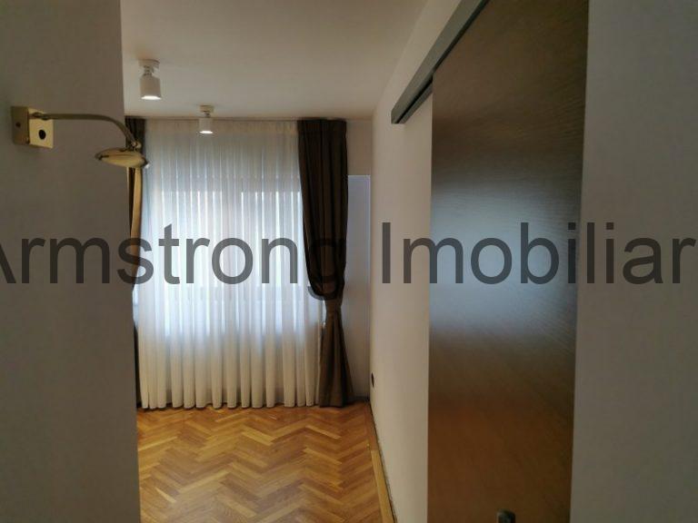 Vanzare 4 camere Unirii lux